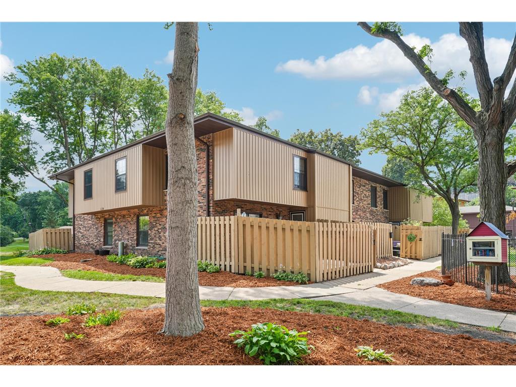 2411 Unity Avenue N Golden Valley MN 55422 7109607 image2