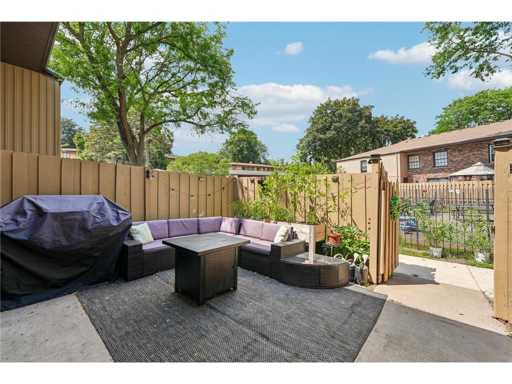 2411 Unity Avenue N Golden Valley MN 55422 7109607 image3