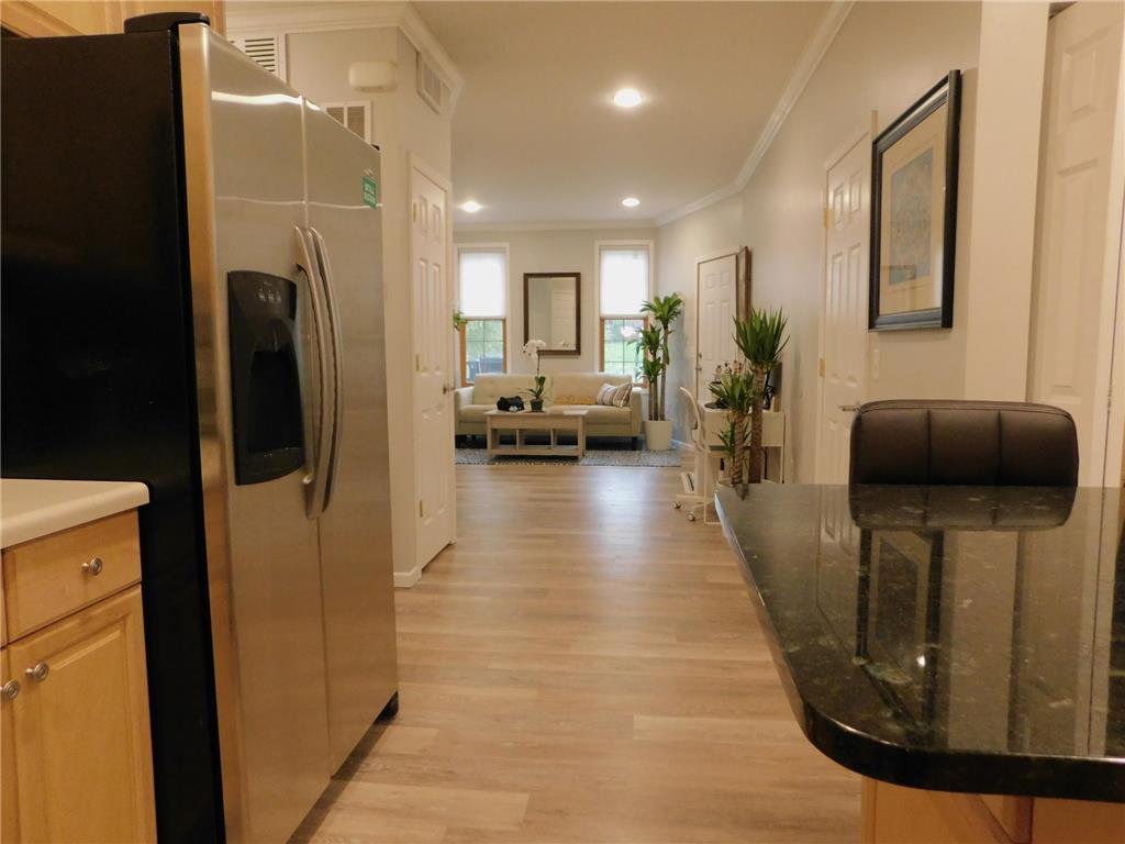 2412 Harriet Avenue #101 Minneapolis MN 55405 7086749 image10