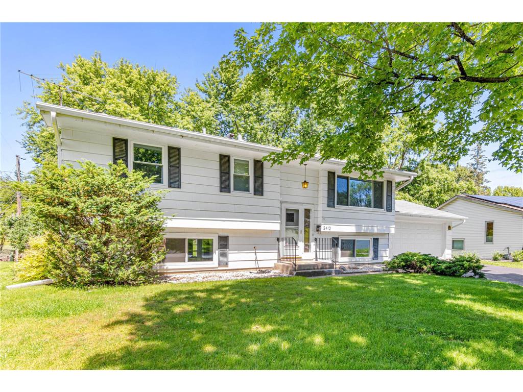 2412 W 107th Street Bloomington MN 55431 6537435 image1