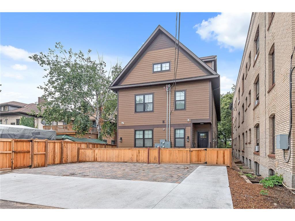 2413 1st Avenue S Minneapolis MN 55404 7045824 image11