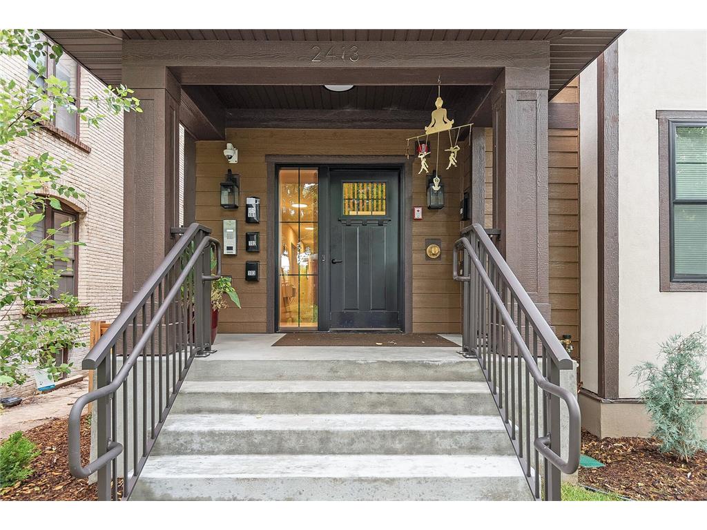 2413 1st Avenue S Minneapolis MN 55404 7045824 image14