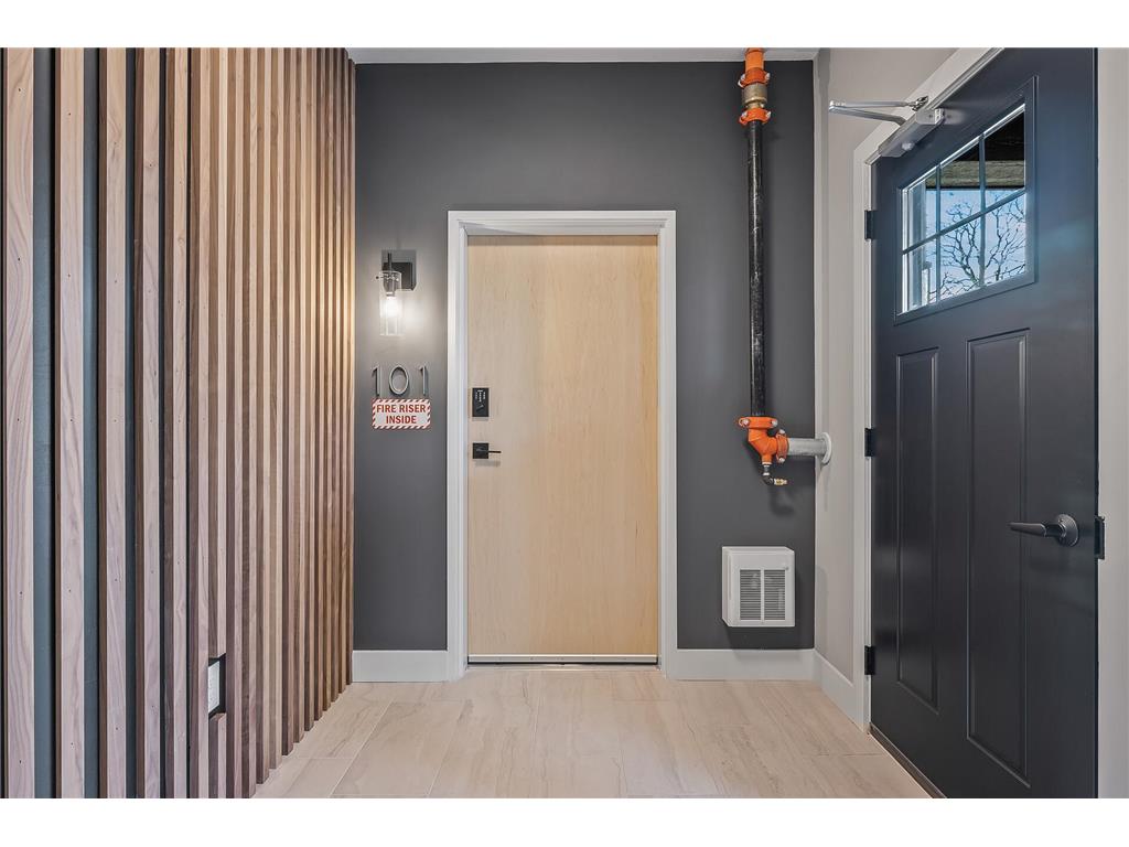 2413 1st Avenue S Minneapolis MN 55404 7045824 image16