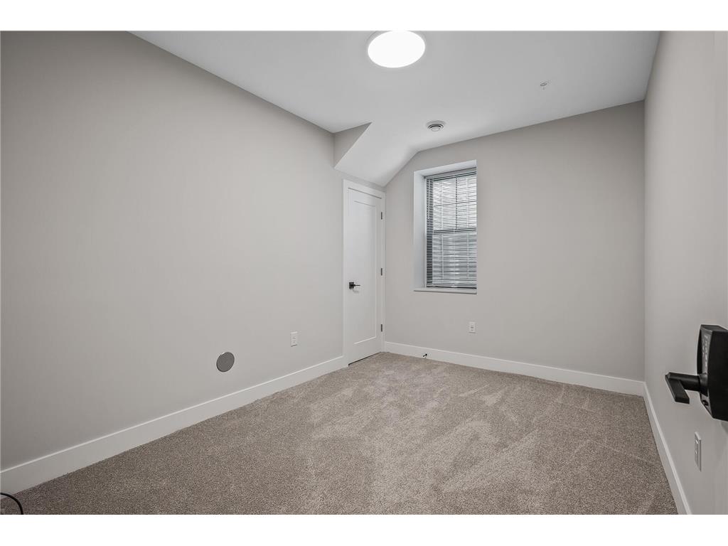 2413 1st Avenue S Minneapolis MN 55404 7045824 image31