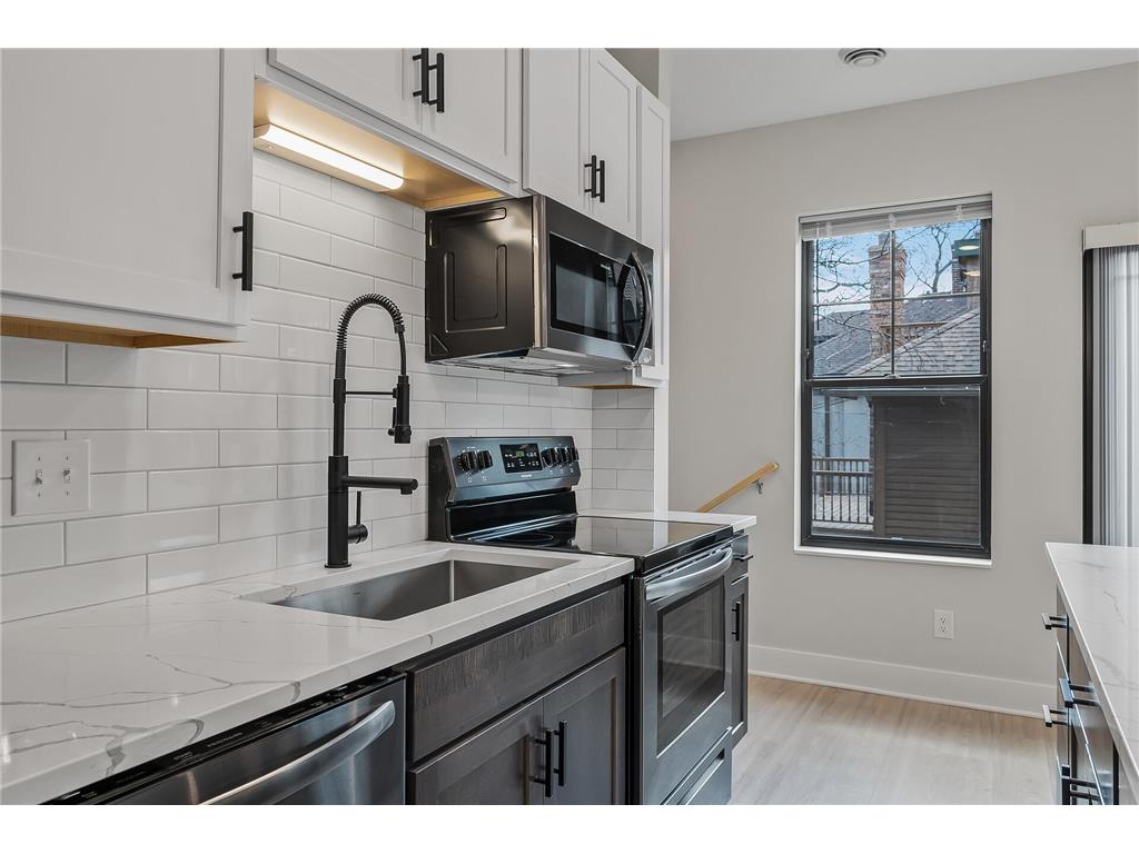 2413 1st Avenue S Minneapolis MN 55404 7045824 image63
