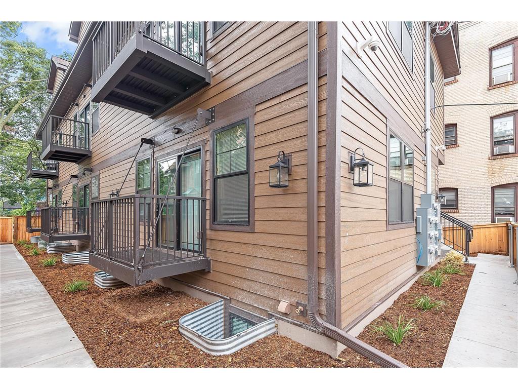 2413 1st Avenue S Minneapolis MN 55404 7045824 image8