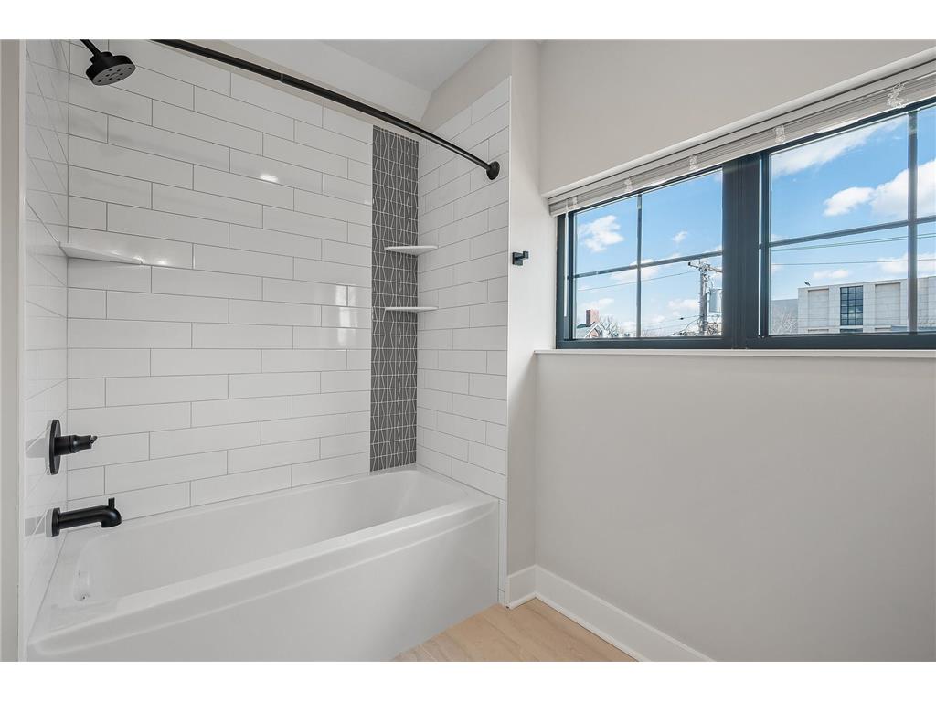 2413 1st Avenue S Minneapolis MN 55404 7045824 image90