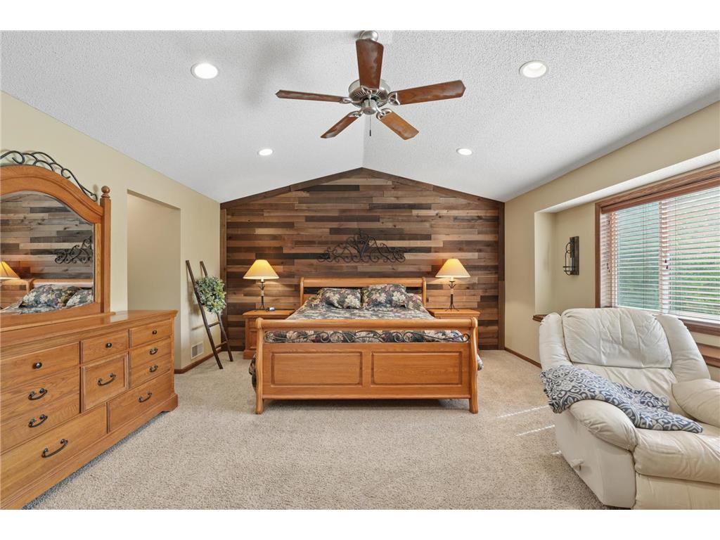 2413 Sandstone Drive Woodbury MN 55129 7076618 image20
