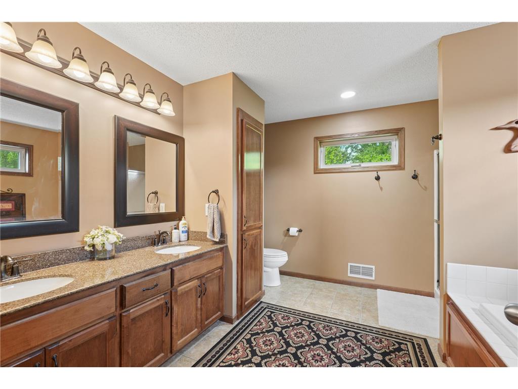 2413 Sandstone Drive Woodbury MN 55129 7076618 image22