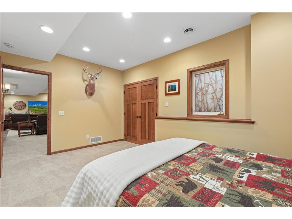 2413 Sandstone Drive Woodbury MN 55129 7076618 image38