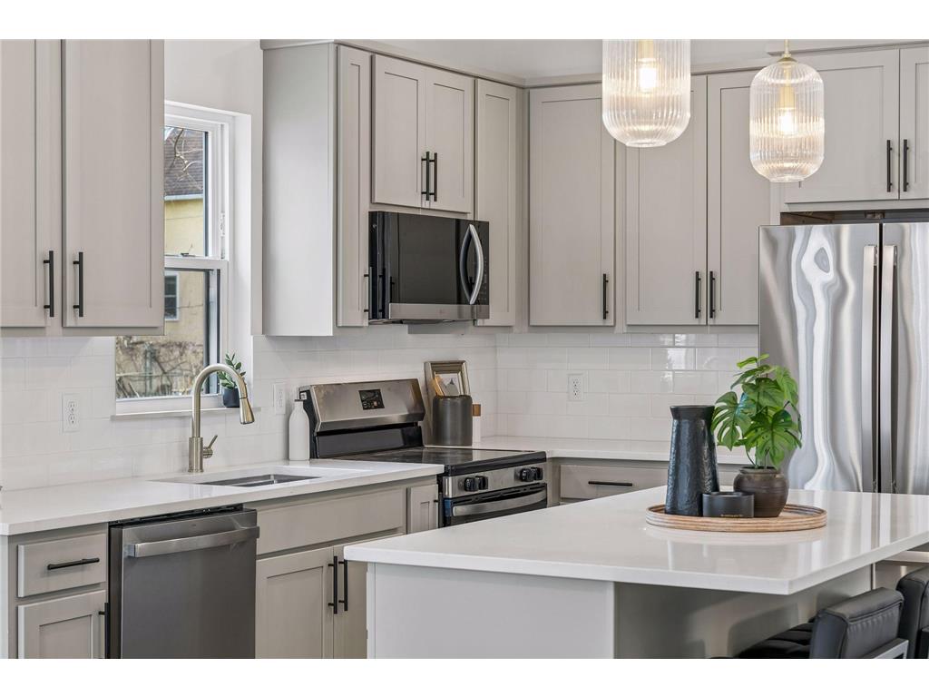 2414 Como Avenue SE Minneapolis MN 55414 7052436 image3