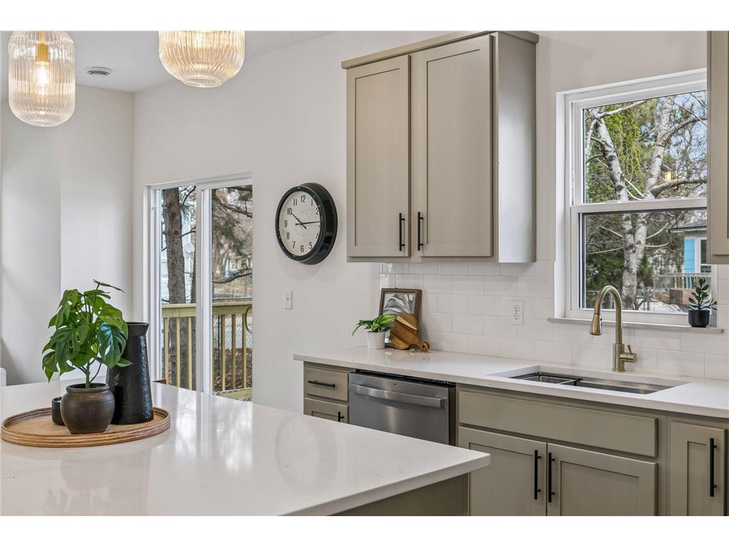 2414 Como Avenue SE Minneapolis MN 55414 7052436 image6
