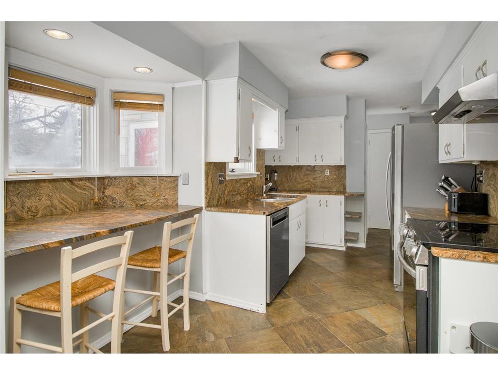 2414 W Old Shakopee Road Bloomington MN 55431 7009876 image7