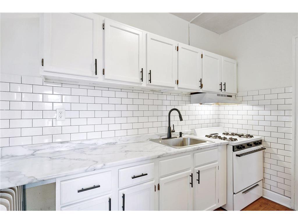 2415 Harriet Avenue #4 Minneapolis MN 55405 7094647 image10