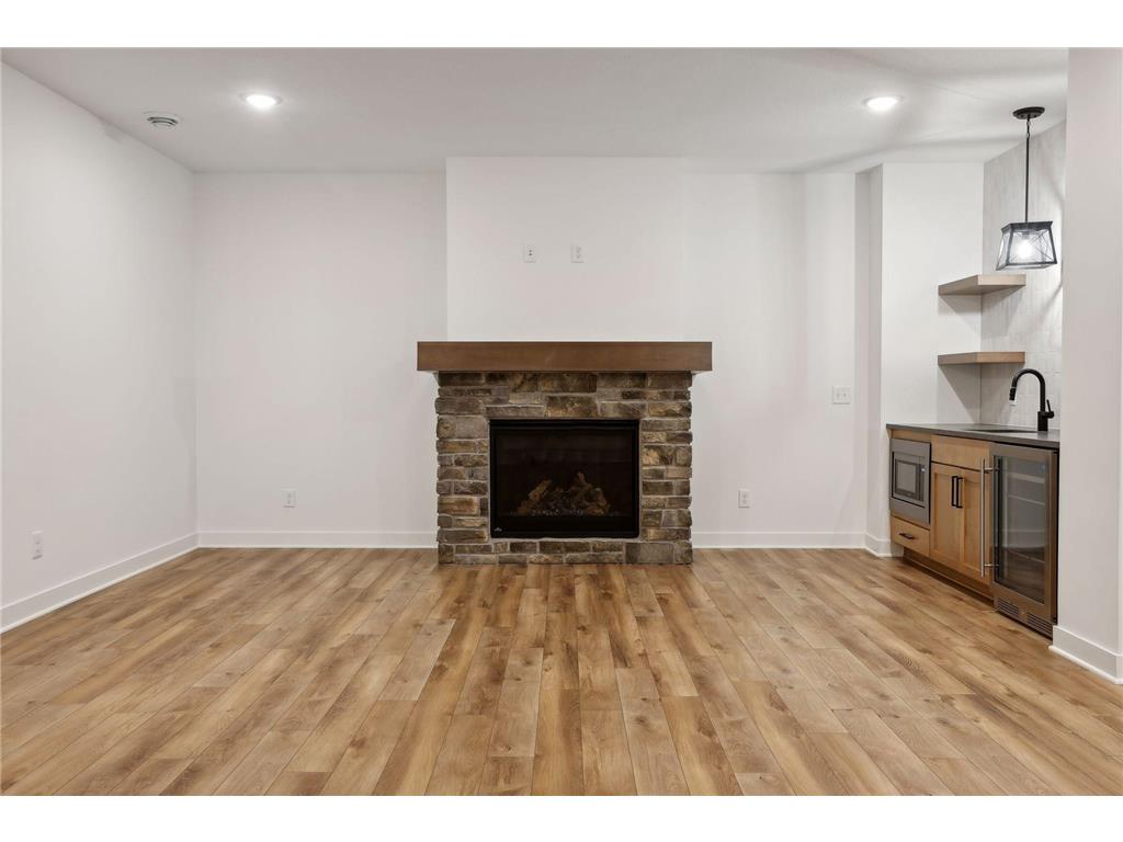 2415 Laurie Court W Roseville MN 55113 6790737 image49