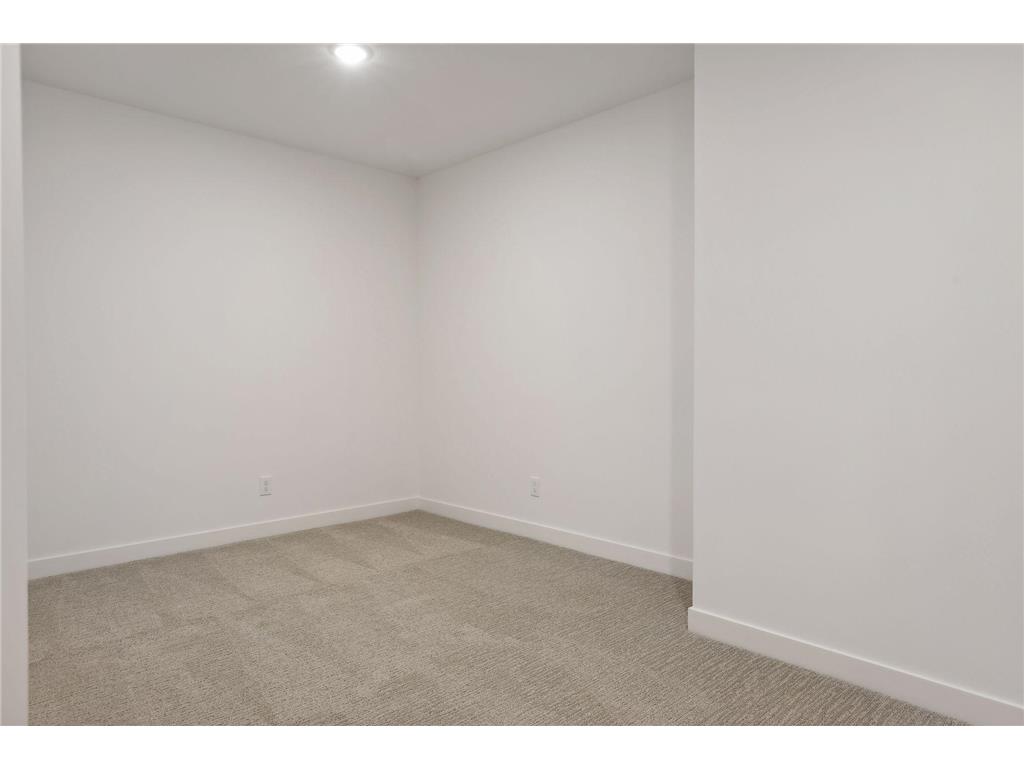 2415 Laurie Court W Roseville MN 55113 6790737 image53