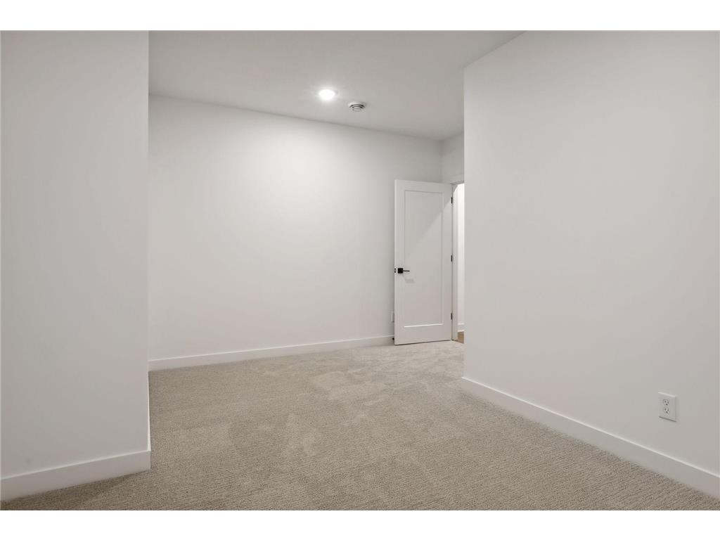 2415 Laurie Court W Roseville MN 55113 6790737 image54