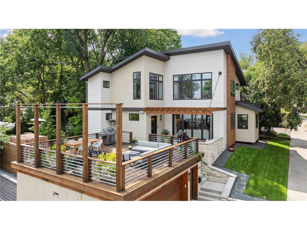 2415 W 42nd Street Minneapolis MN 55410 - Harriet Lake 6638733 image1