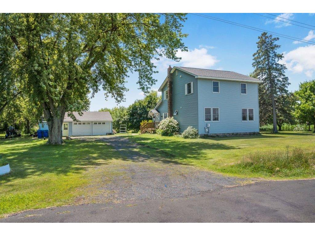 2416 20th Avenue East Farmington WI 54020 7107160 image1