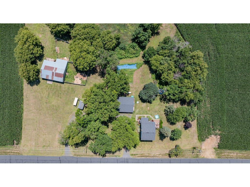 2416 20th Avenue East Farmington WI 54020 7107160 image46