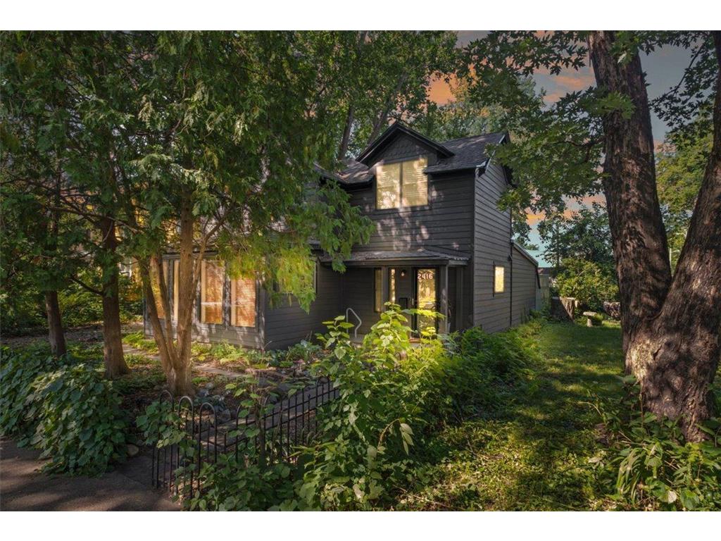 2416 23rd Avenue S Minneapolis MN 55404 6789775 image1