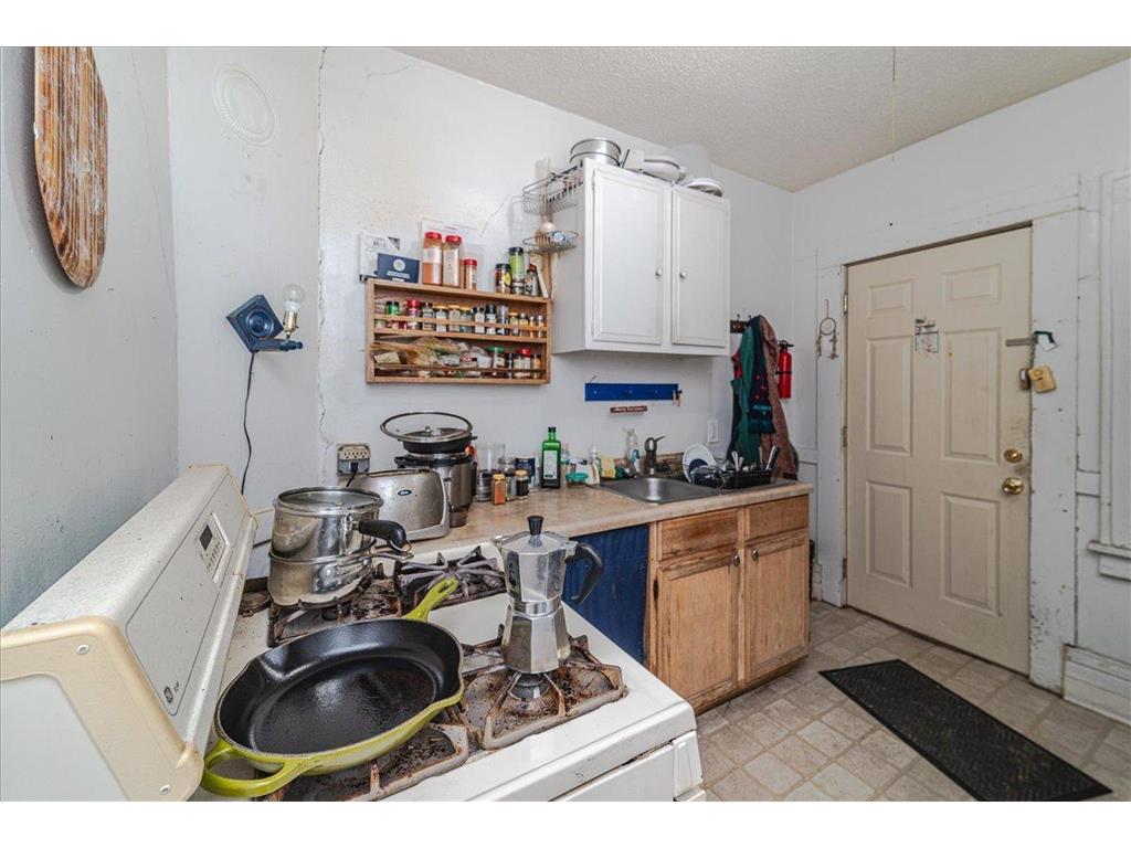 2416 4th Avenue S Minneapolis MN 55404 6780431 image14