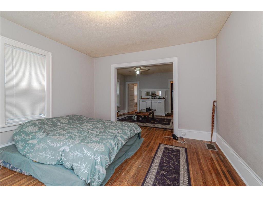 2416 4th Avenue S Minneapolis MN 55404 6780431 image21