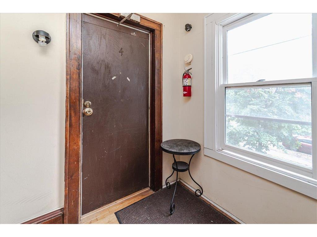 2416 4th Avenue S Minneapolis MN 55404 6780431 image9