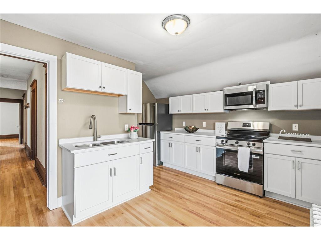 2416 Harriet Avenue Minneapolis MN 55405 7014307 image14