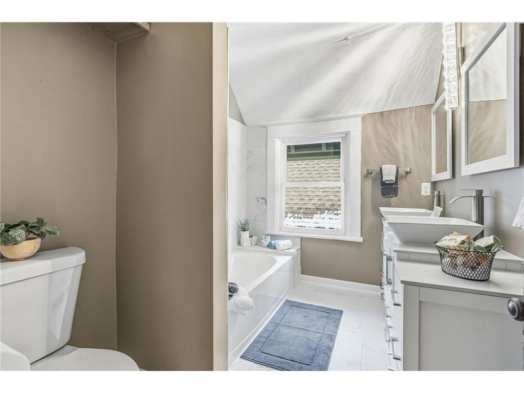 2416 Harriet Avenue Minneapolis MN 55405 7014307 image18