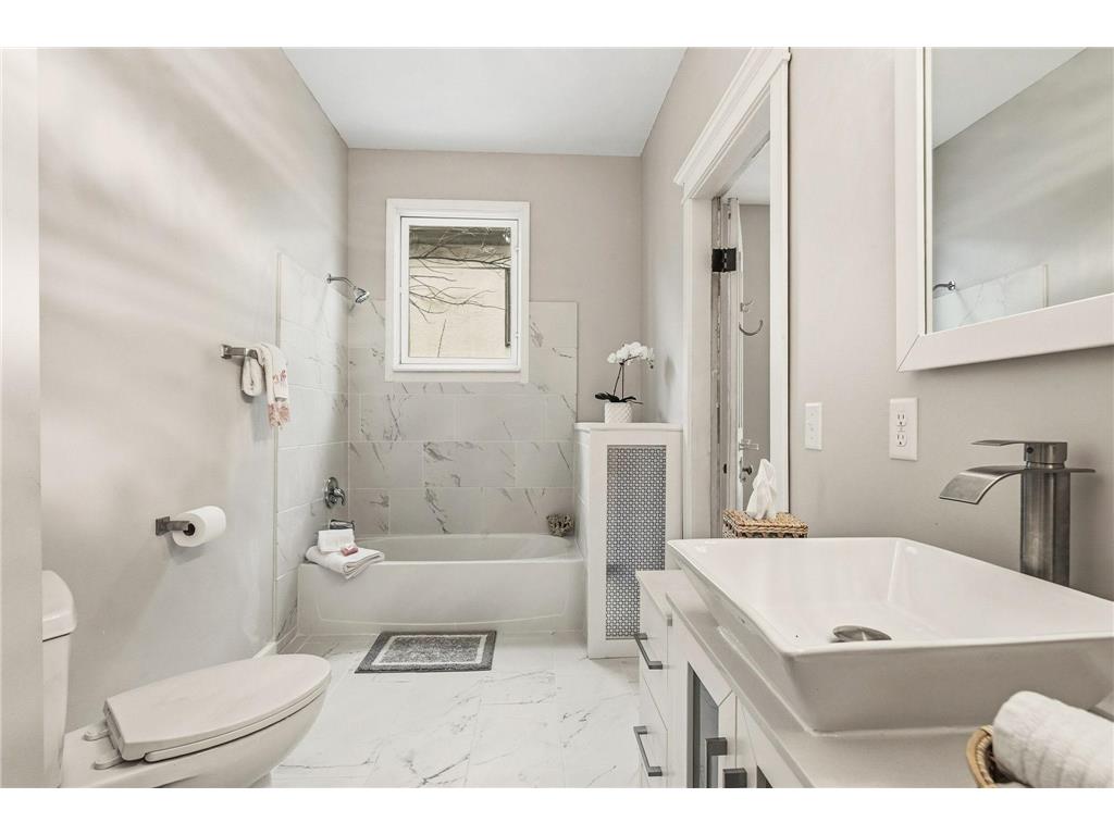 2416 Harriet Avenue Minneapolis MN 55405 7014307 image7