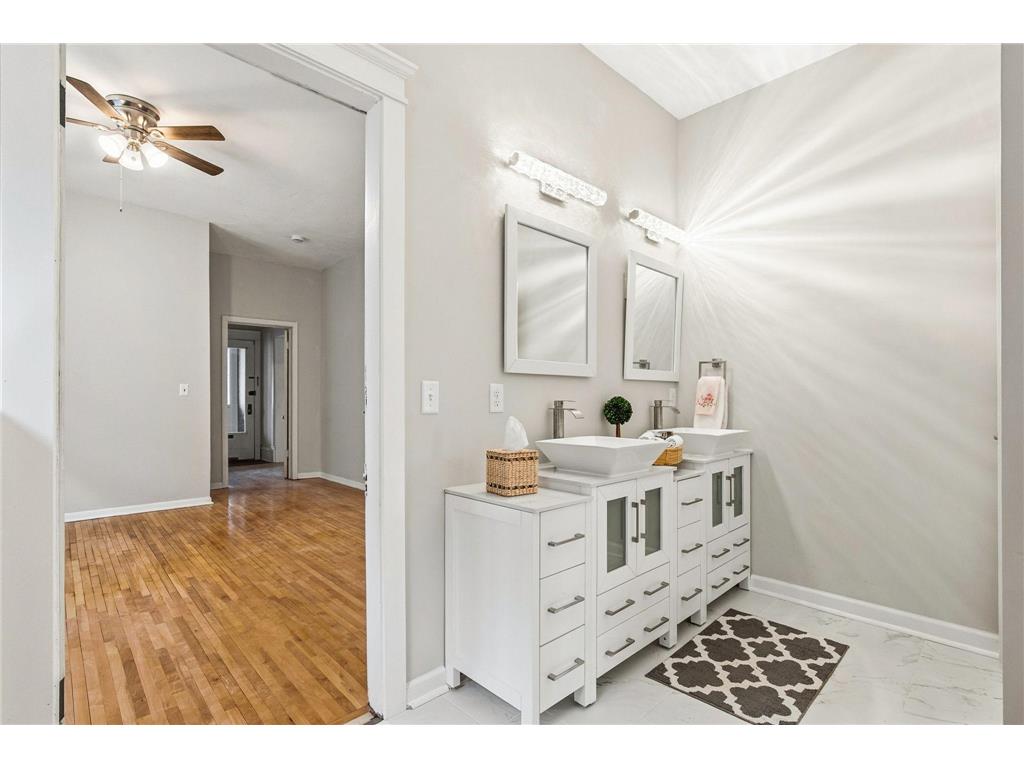 2416 Harriet Avenue Minneapolis MN 55405 7014307 image8