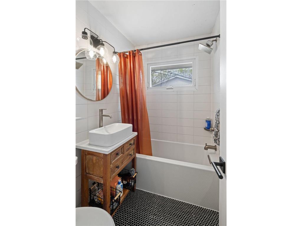2416 Quincy Street NE Minneapolis MN 55418 7058751 image15