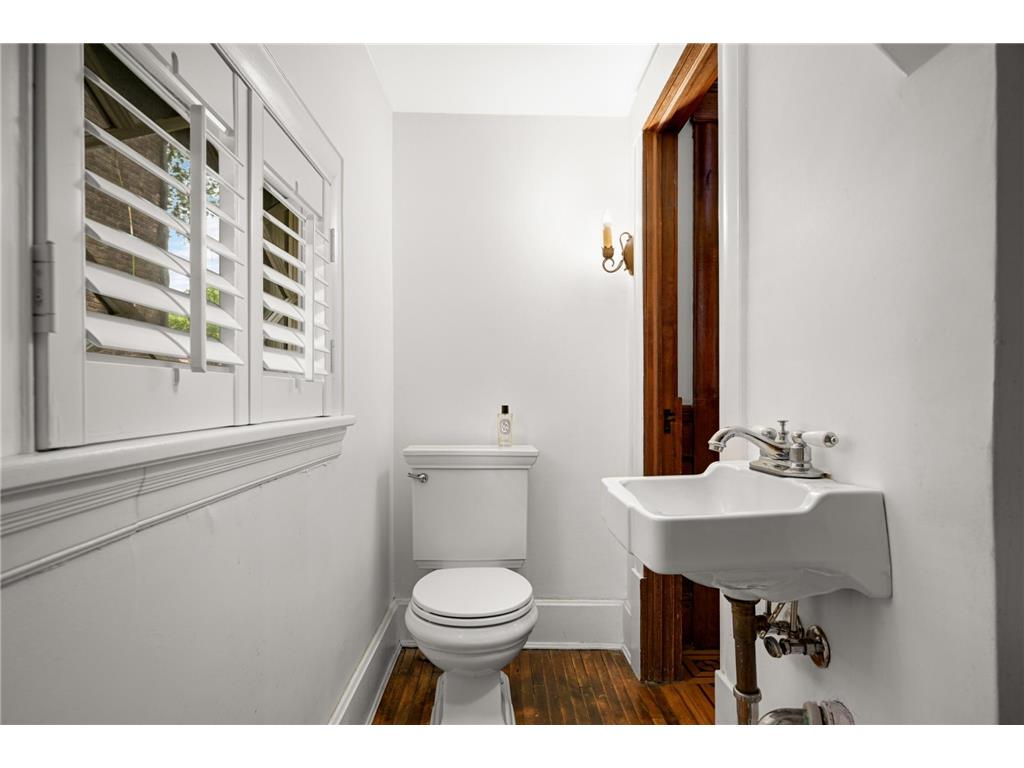 2417 Colfax Avenue S Minneapolis MN 55405 7099419 image17
