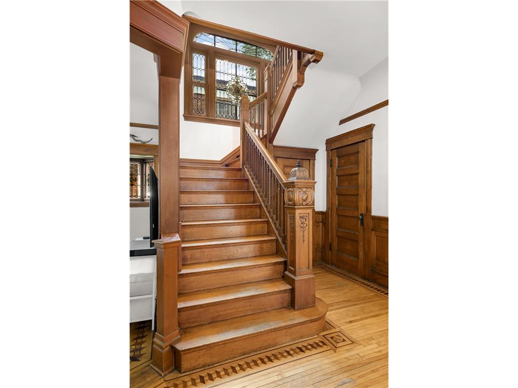 2417 Colfax Avenue S Minneapolis MN 55405 7099419 image18