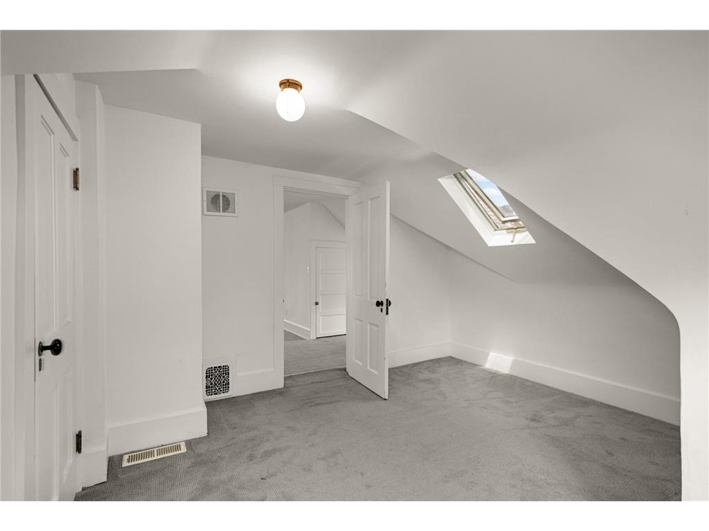 2417 Colfax Avenue S Minneapolis MN 55405 7099419 image28
