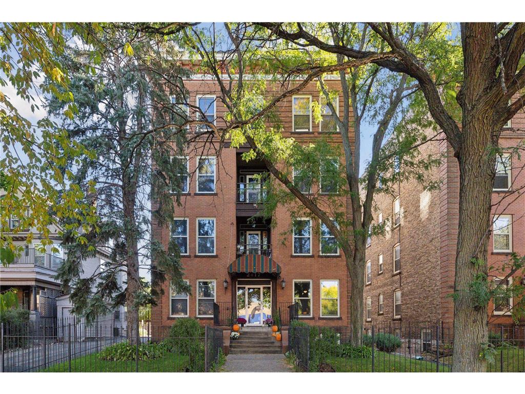 2417 Emerson Avenue S #103 Minneapolis MN 55405 6615004 image1