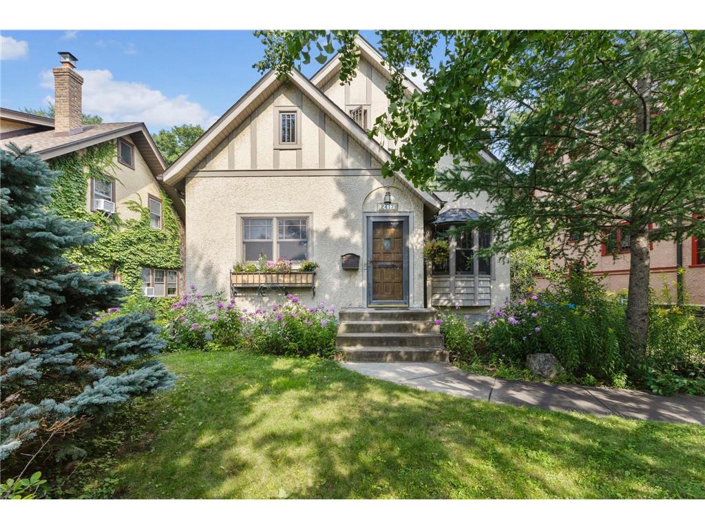 2417 Grand Avenue S Minneapolis MN 55405 6772991 image1