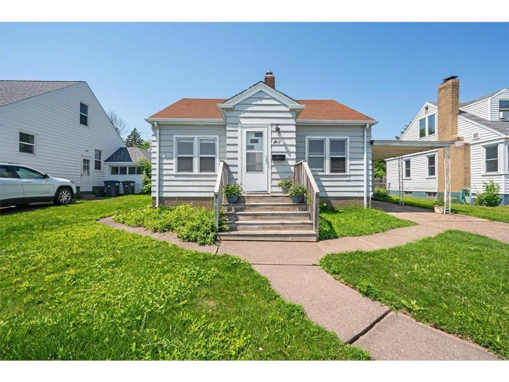 2417 London Road Duluth MN 55812 6749042 image1