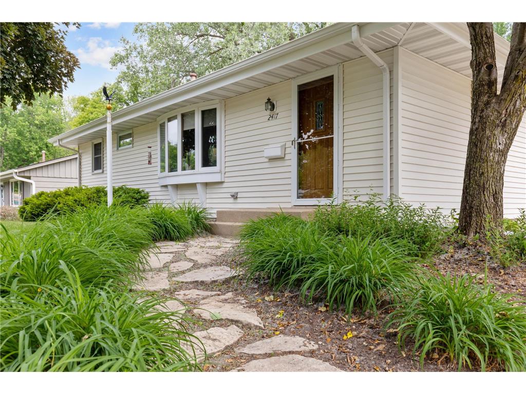 2417 W 106th Street Bloomington MN 55431 6373866 image1