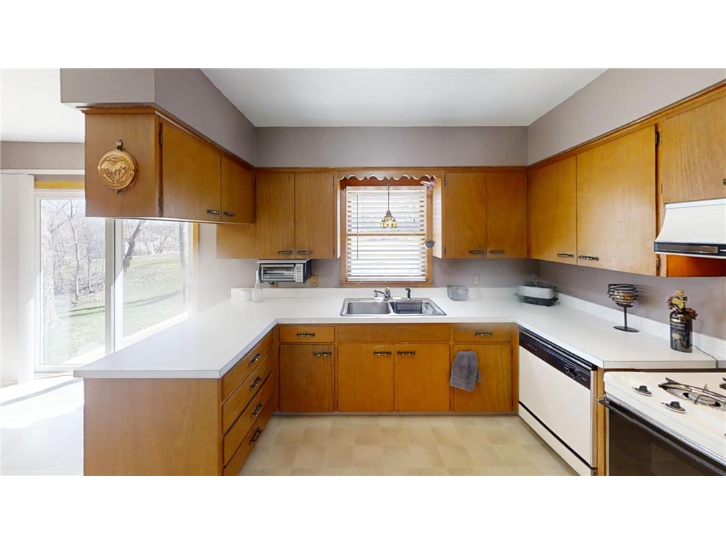 2418 Main Street W Albert Lea MN 56007 7058636 image10