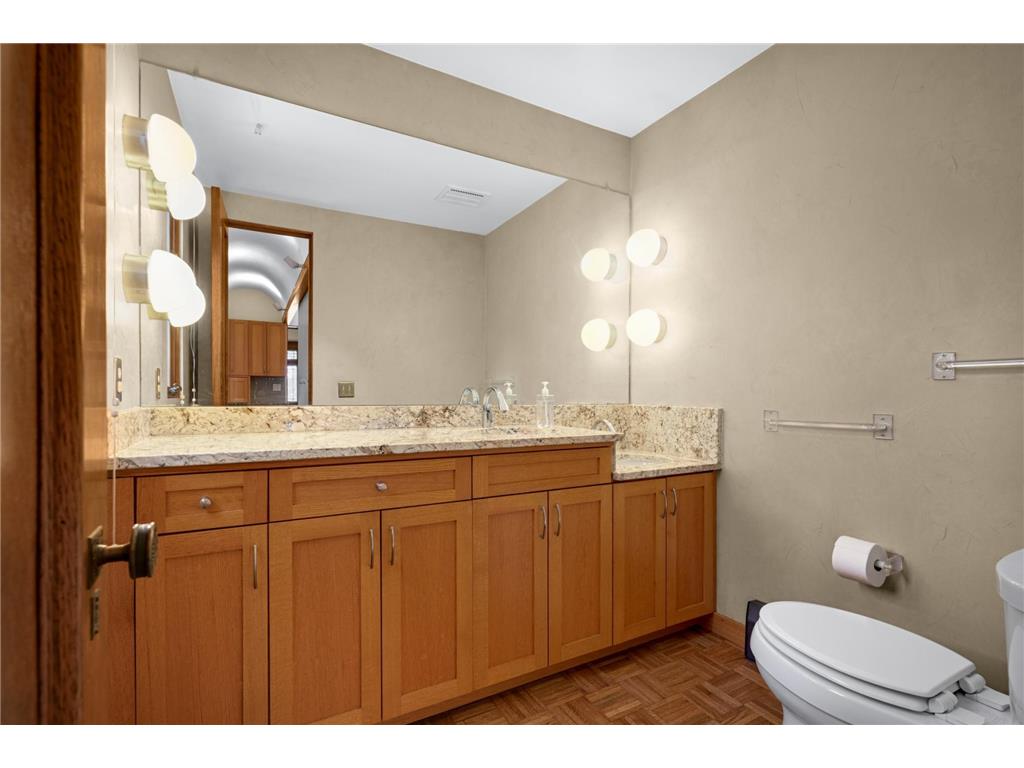 2418 W 22nd Street Minneapolis MN 55405 7070601 image20