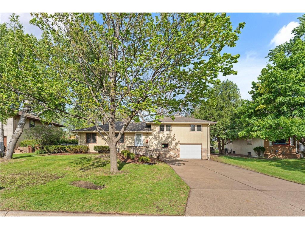 242 10th Avenue N South Saint Paul MN 55075 6726890 image1