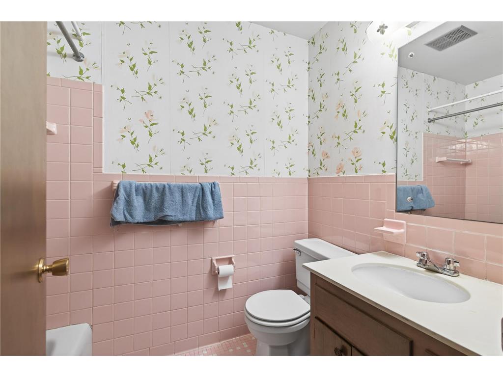 242 Mission Circle Bloomington MN 55420 7052727 image15