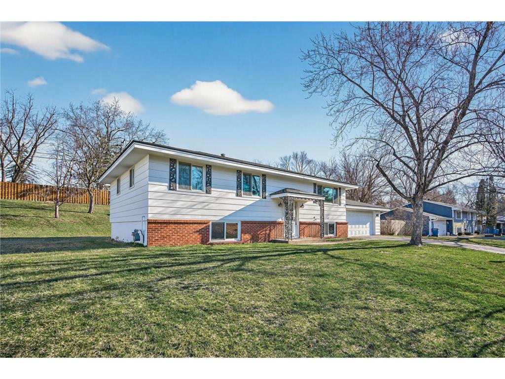 242 Mission Circle Bloomington MN 55420 7052727 image2