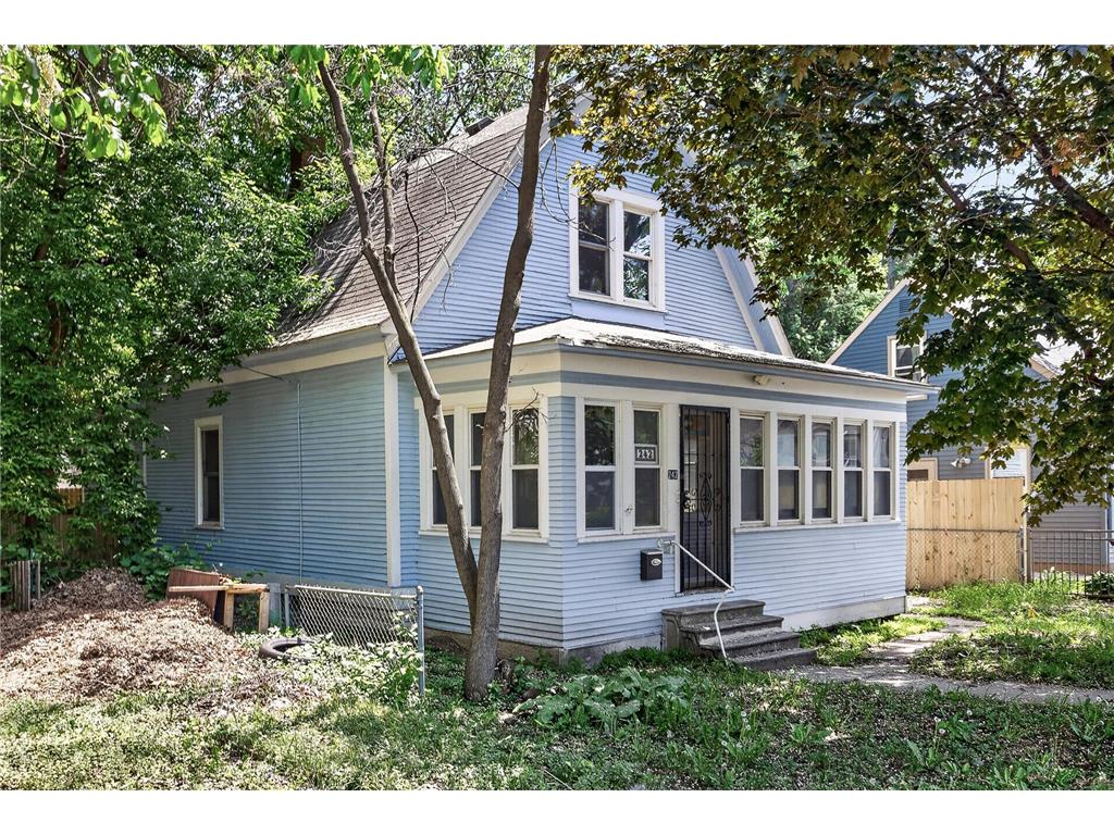 242 Penn Avenue N Minneapolis MN 55405 7075078 image1