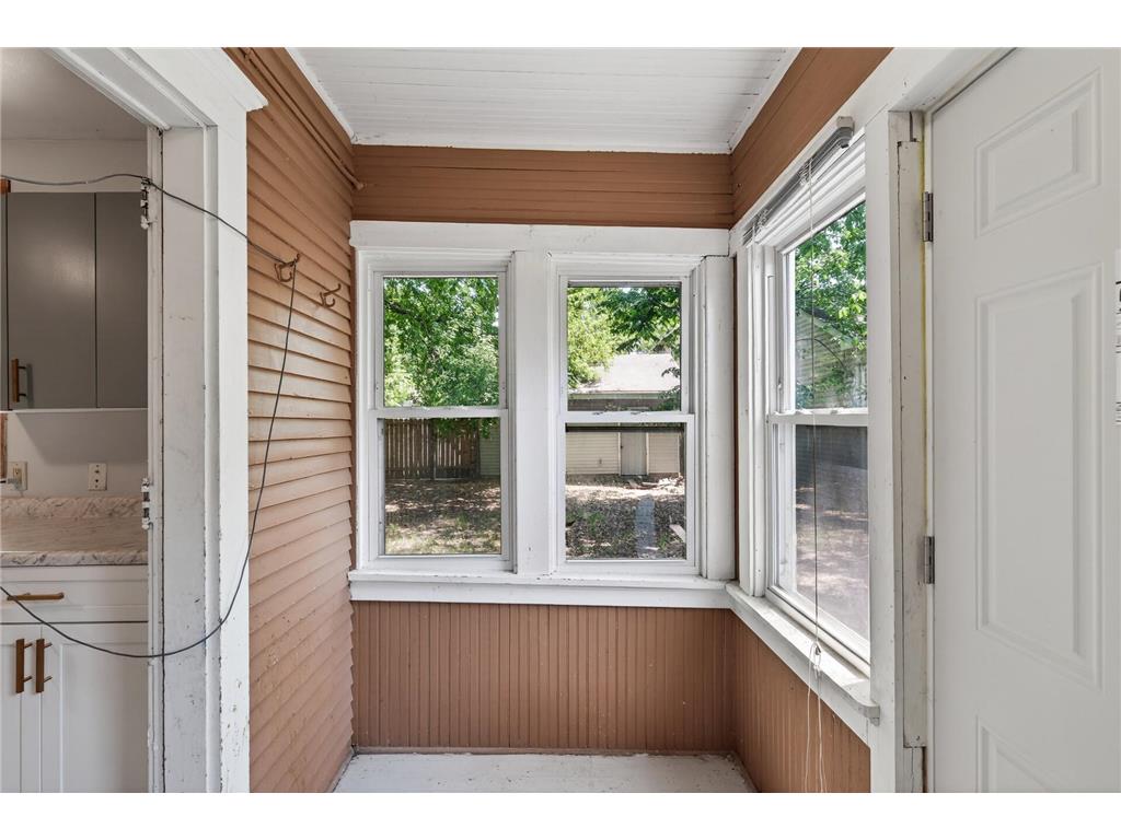 242 Penn Avenue N Minneapolis MN 55405 7075078 image17