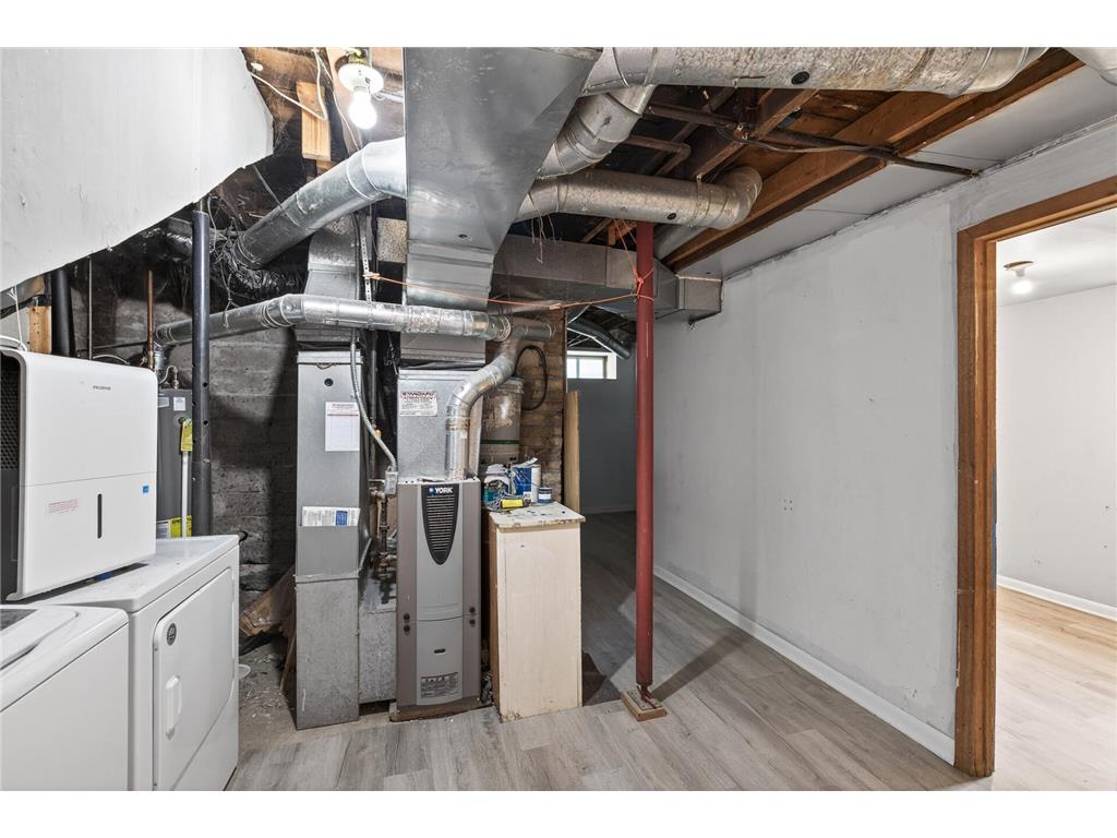 242 Penn Avenue N Minneapolis MN 55405 7075078 image21