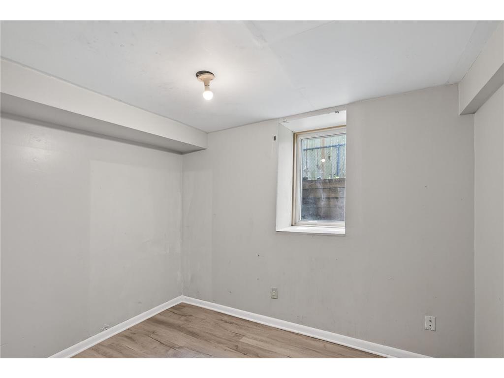 242 Penn Avenue N Minneapolis MN 55405 7075078 image25