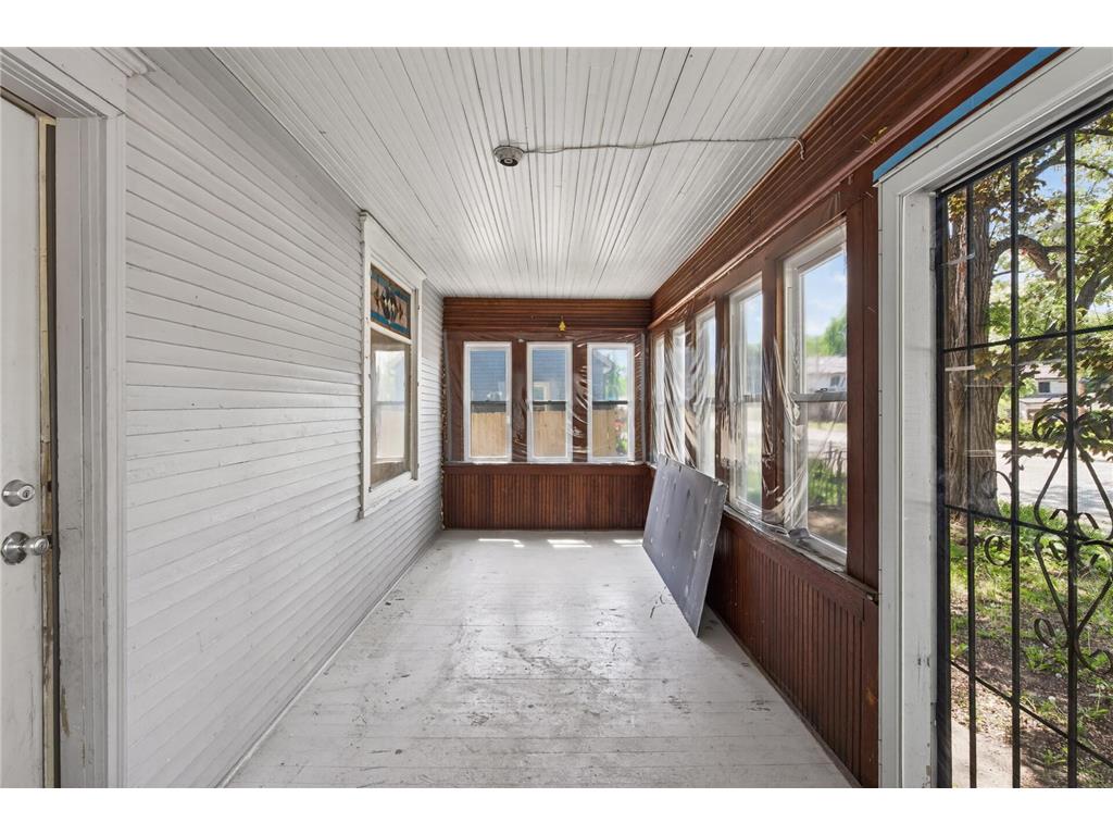 242 Penn Avenue N Minneapolis MN 55405 7075078 image4